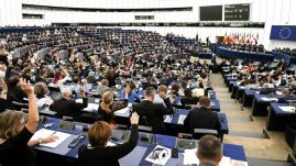 Mennyit keres egy EP-képviselő, és milyen juttatásokra jogosult még?