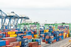 Beszakadt márciusban a román export, ismét növekedésnek indult a külkereskedelmi mérleghiány