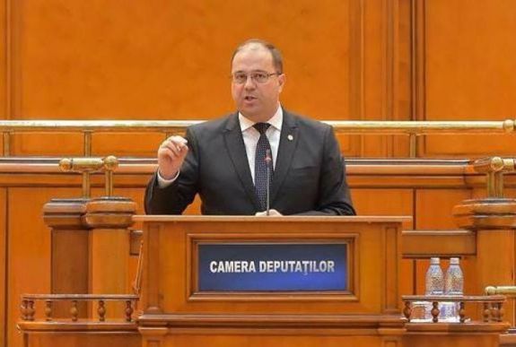 Közigazgatási törvénykönyv: a PMP etnikai enklávét és nemzetárulást emleget