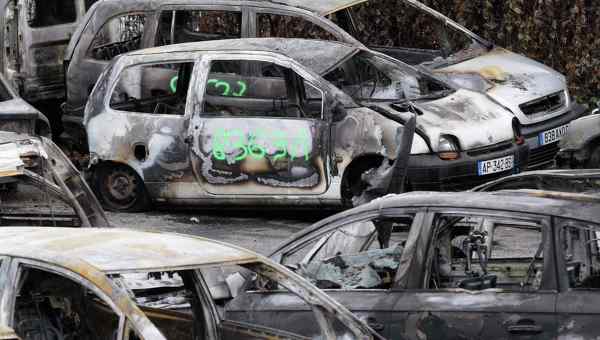 cars-burned-in-france-by-muslims