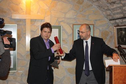 Részegh Botond festőművész a képzőművészeti díjat vette át MKN kepzomuvesz2