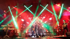 FRISSÍTVE: Elhunyt Kóbor János, az Omega frontembere