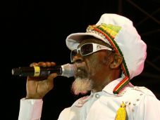 Elhunyt Bunny Wailer legendás jamaicai reggaezenész