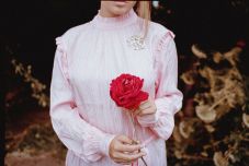 2021 tavaszán a rózsaszín és a khaki színek lesznek a divatvilág kedvencei