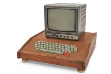 Eredeti Apple-1 számítógép kelt el egy kaliforniai árverésen