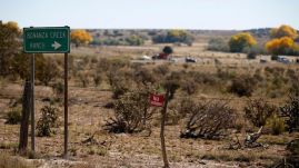 Alec Baldwin véráztatta jelmezét is lefoglalta a rendőrség
