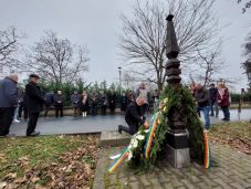 Tóth Sándor özvegye: „A férjem halála nem volt hiábavaló, az emléke két várost kapcsolt össze”