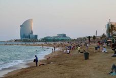 Dohányzási tilalom lépett életbe Barcelona minden tengerparti strandján