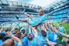 Premier League: elképesztő izgalmak közepette lett bajnok a Manchester City