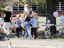 CNN: halottnak tettette magát egy negyedikes kislány, hogy túlélje az uvaldei lövöldözést