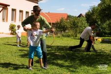 Fegyverforgatás, természetközelség, zene – ezekbe nyújt betekintést a Virtus-tábor