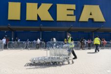 Ideiglenesen bezárja oroszországi áruházait az IKEA