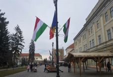 Egymás nyelvére tanítják a sepsiszentgyörgyi magyarokat és románokat