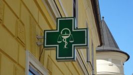 Erdélyi gyógyszerészek vehettek át magyarországi szakgyógyszerészi bizonyítványt Székelyudvarhelyen