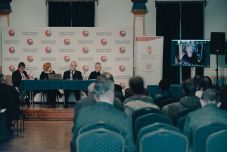 Román–magyar konferencia: a cél a többség és a kisebbség együttélésének kérdéseiről való egyeztetés