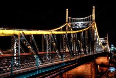 Hétfőtől lekapcsolják a díszkivilágítást Aradon