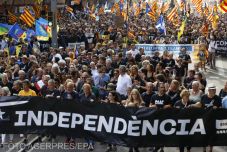 Több százezren tüntettek Barcelonában a katalán függetlenségért a nemzeti ünnepen