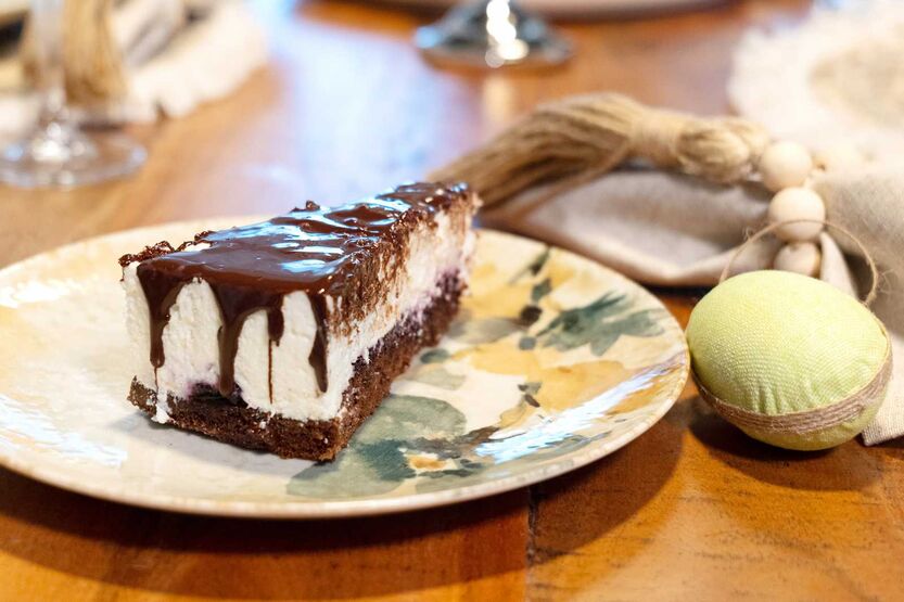 áfonyalekváros Túró Rudi torta