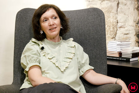 „Az erdélyi embert gyanakvóvá teszi, ha valami könnyű, számára a nehéz a természetes” – Mi fér bele egy kávéba? Botházi Mária íróval