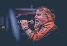 „A blues az egy életérzés, egy életforma” – 75 éves Deák Bill Gyula (INTERJÚ)