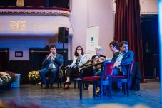 Csökkenő infláció, növekvő GDP: Románia és Magyarország makrogazdasági kilátásairól beszélgettek az RMKT Vándorgyűlésén