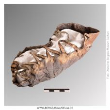 2200 éves gyerekcipőt találtak egy bányában