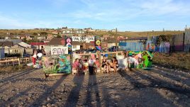 A szeméttelep mellől az opera színpadára