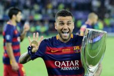 „Kitörölték” Dani Alves nevét a Barcelona legendái közül