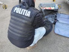 Tíz kilogramm marihuánát találtak egy fiatalember autójában