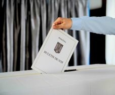 Elkezdődött az első forduló – Ezt kell tudni a szavazás menetéről