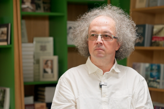 Mi fér bele egy könyvbe? Borsodi L. Lászlóval beszélgettünk