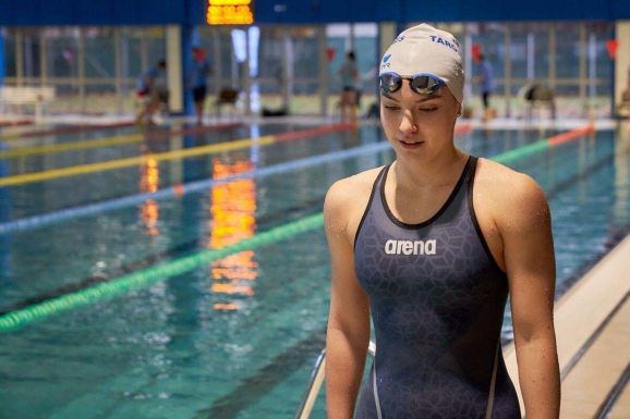 ,,A következő olimpián ott szeretnék lenni” – Interjú a marosvásárhelyi Sántha Nóra úszóval