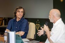 Hány szem víz található az esőben? Bemutatták Mircea Cărtărescu kötetének magyar fordítását Csíkszeredában