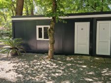 Baba-mama pihenőkonténer a Marosvásárhelyi Állatkertben