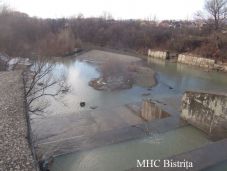 Halott nőt találtak a besztercei tóban