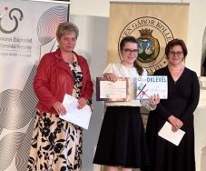 A legjobb helyesírók: Kolozs, Hargita, Maros és Kovászna megyei diákokat díjaztak a Simonyi Zsigmond-verseny döntőjén