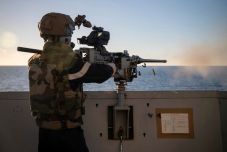 Drónok miatt nyitottak tüzet egy francia nukleáris katonai bázison