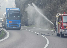 Gáz szivárog egy tartálykocsiból (VIDEÓ)