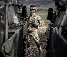 Nicuşor Dan Párizsban: Európának elrettentésre képes hadereje van