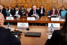 Karácsony előtt lesz döntés a jövő évi minimálbérről