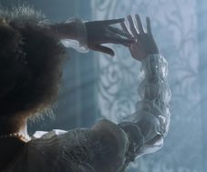 Magyarországi nemesi család dúsgazdag leszármazottjának adta ki magát egy erdélyi nő – Eljárás indult