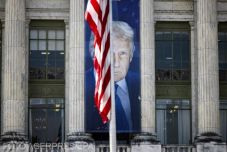 Románia egyre Amerika-ellenesebb, miközben Washington garantálja a biztonságát  