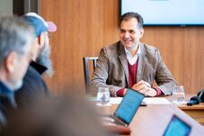 Mit várnak az erdélyi magyarok? – Antal Árpád a válságról, hazatérésről és a magyarországi választásokról