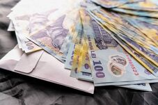 Megszorítások idején is jutott: bőkezű karácsonyi prémiumok állami vállalatoknál