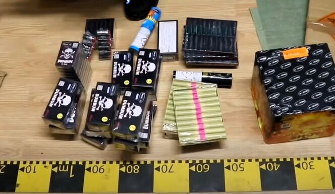 Százötven kilogramm tiltott pirotechnikai eszközt foglalt le a rendőrség Háromszéken (VIDEÓ)