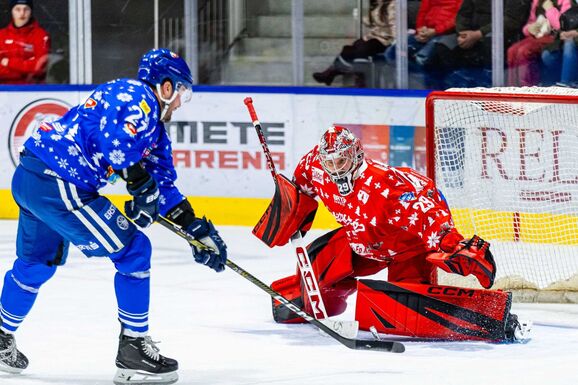 A Csíkszereda győzött a székely hokirangadón Gyergyóremetén