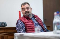 ‍Király Zoltán kapta a Helikon Kemény Zsigmond-díját