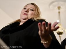 Ceauşescut dicsérte Şoşoacă, feljelentették