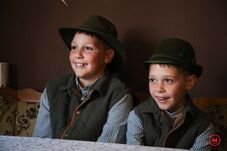 A két csatószegi kicsi gazda: 9 és 12 évesen működtetik farmjukat Székelyföldön, napszámba járnak, hogy zsebpénzükből állatot és gabonát vegyenek