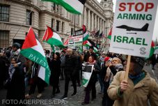 Több tízezer ember tüntetett a palesztinok mellett Londonban